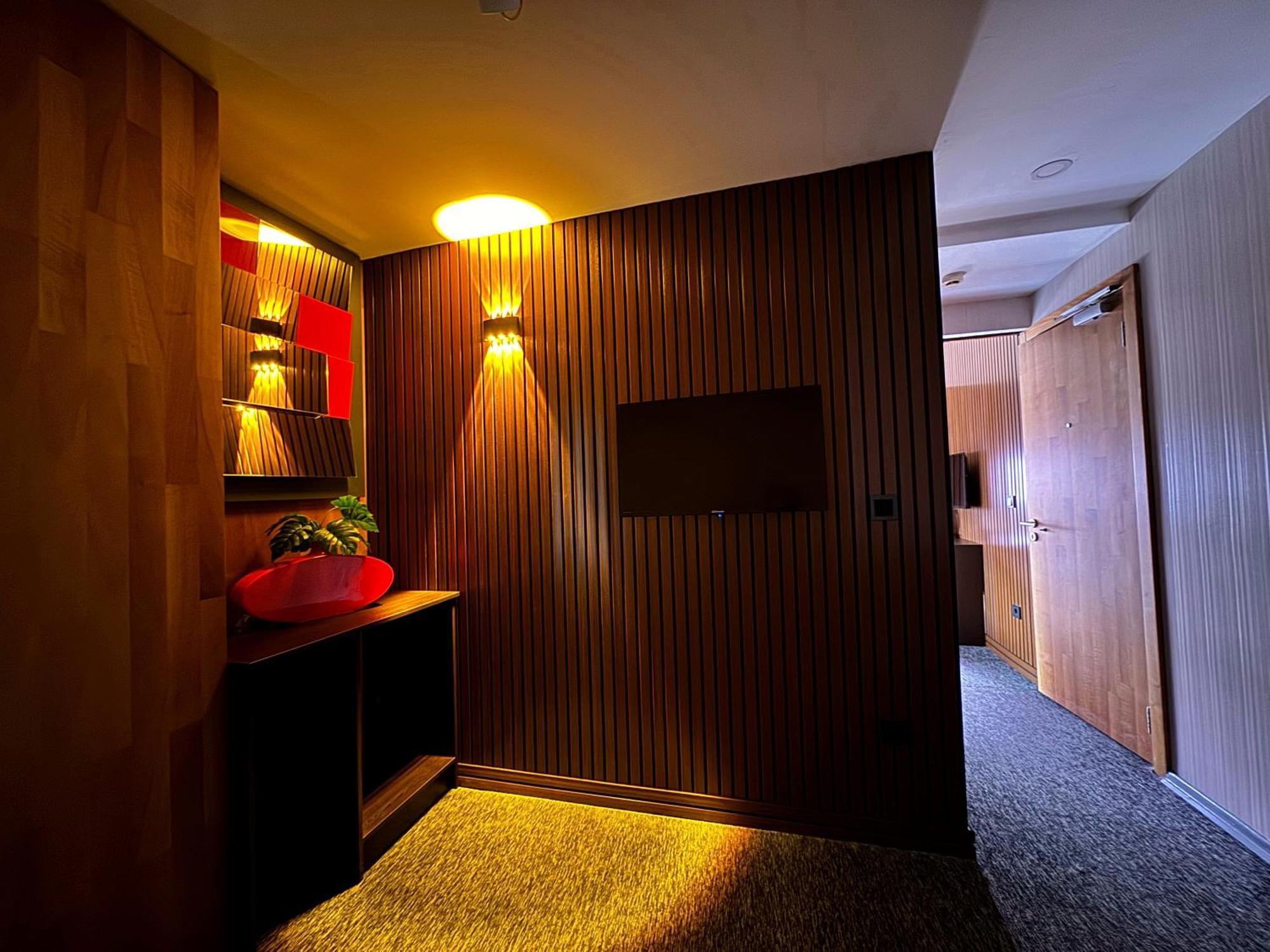 Black Art Otel Istanbul Bagian luar foto